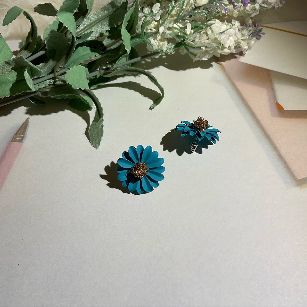Blue Daisy Earrings - Picture 4 of 4